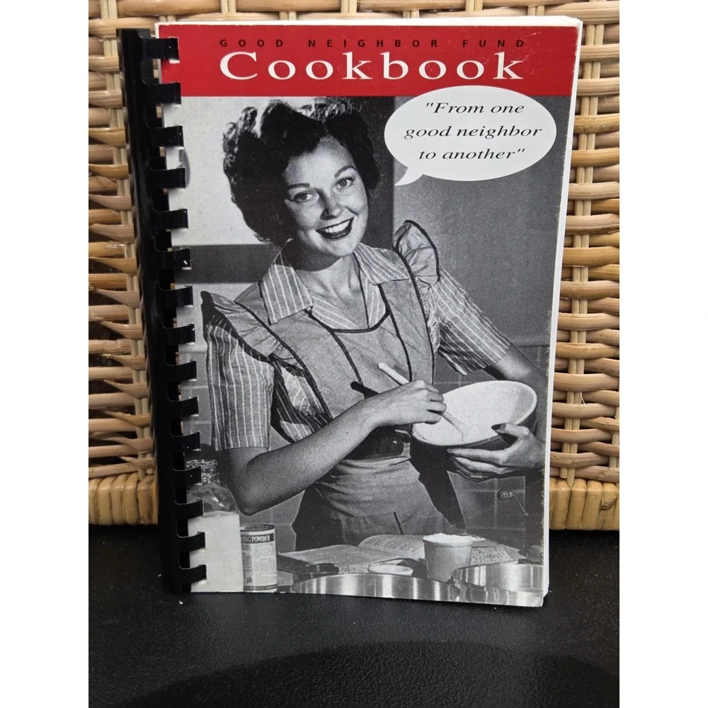 Charlotte Good Neighbor Fund Cookbook Charlotte, NC 1996 450 Pages